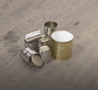 aluminium-cans-on-floor