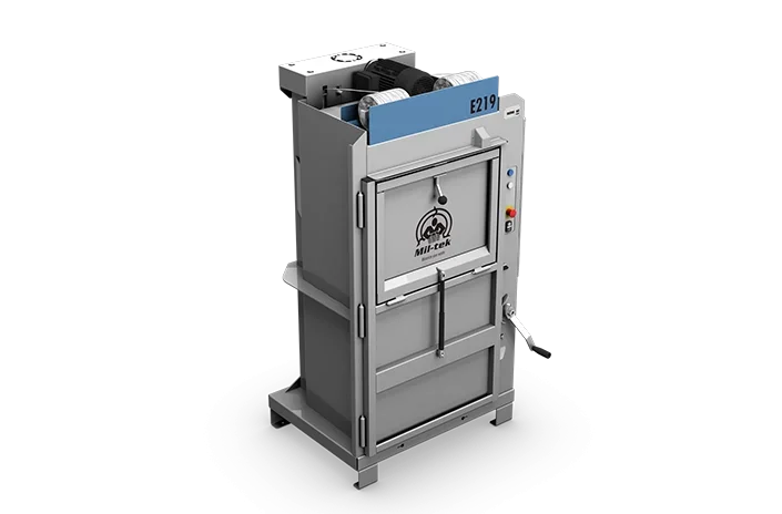 E219 electric cardboard and plastic baler 02 UK